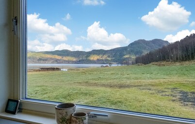 3 bedroom nice home in Mjosundet