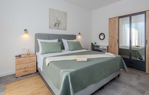 3 عدّة غرف نوم وسرير سفر وواي فاي مجانًا وملاءات أسرّة