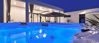 Amazing home in Nin with sauna