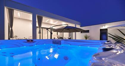 Tolles Haus in Nin mit Sauna