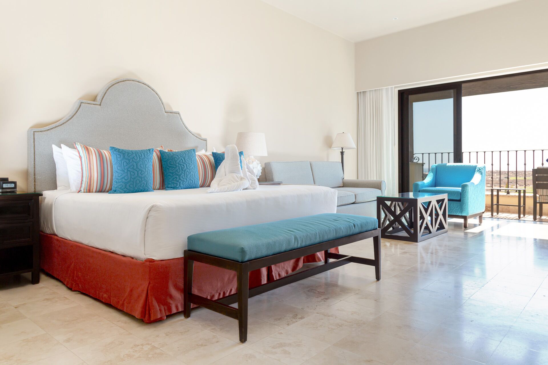 One Bedroom Lagoon | 1 quarto, roupas de cama premium, edredons de pluma, cofres nos quartos