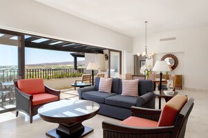 One Bedroom Lagoon | Living area