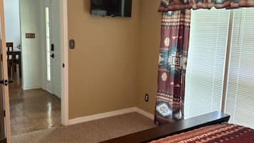 4 多间卧室、客房内保险箱、熨斗/熨衣板、WiFi