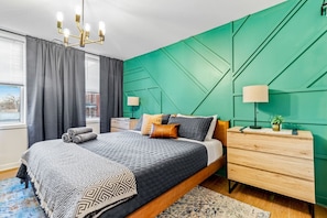 4 Schlafzimmer, Schreibtisch, Bügeleisen/Bügelbrett, Reisekinderbett