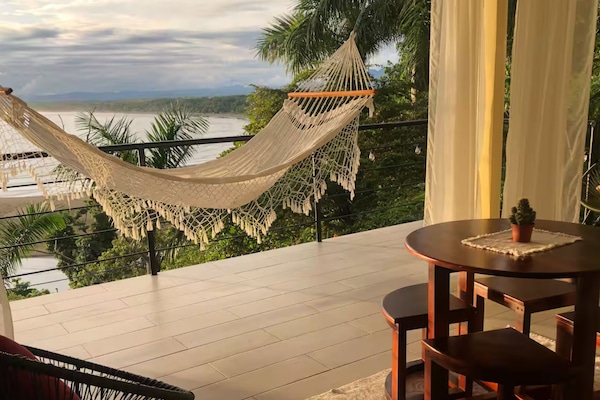 Honeymoon Room, Ocean View