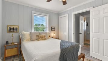 3 bedrooms, travel cot, WiFi, bed sheets