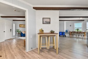 Interior - Vintage Coastal Cottage Secluded lake house (Bolivar Peninsula)
