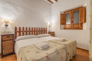 3 dormitorios, tabla de planchar con plancha, wifi gratis y ropa de cama