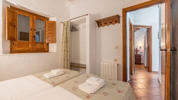 3 habitaciones, tabla de planchar con plancha y wifi gratis