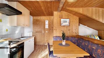 Frigorifero, forno, piano cottura, macchina per tè/caffè