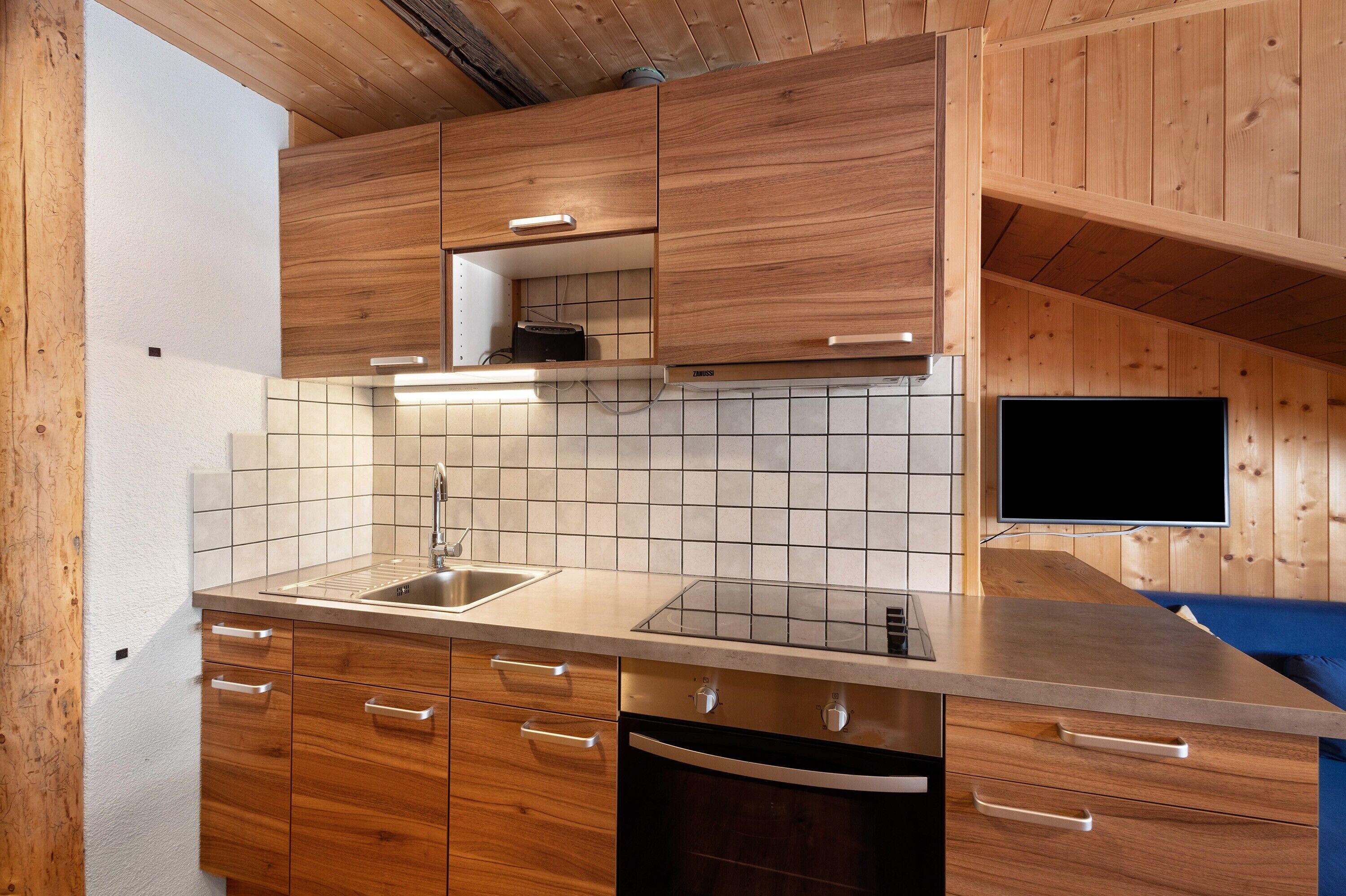 Refrigerador, horno, placa de cocina, cafetera/tetera