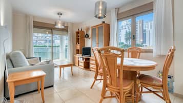 Tv, videospil, bordtennisbord