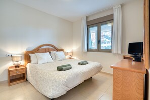 2 dormitoris, planxa i posts de planxar, wifi gratuïta i roba de llit 