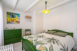 1 bedroom, iron/ironing board, free WiFi, bed sheets