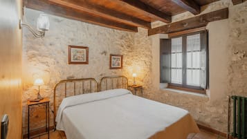 5 makuuhuonetta, ilmainen Wi-Fi, vuodevaatteet