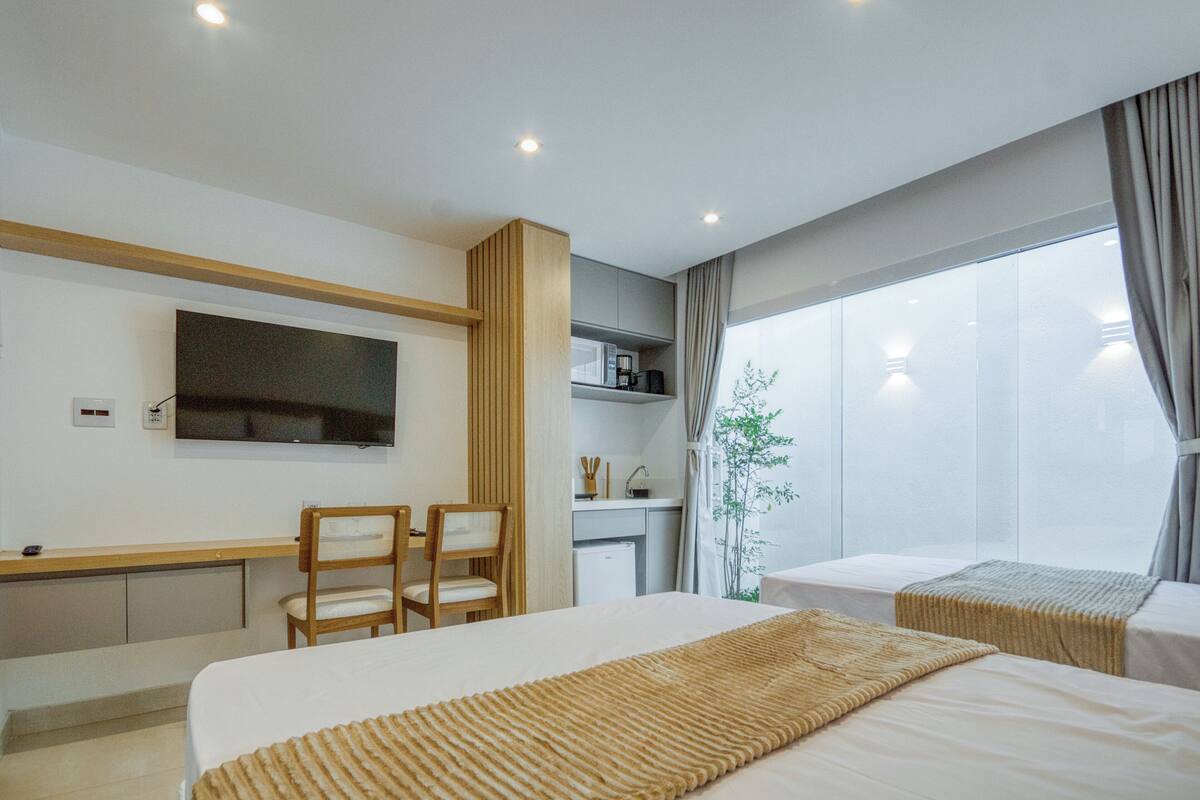 Luxe appartement, keuken, uitzicht op tuin | 1 slaapkamer, een bureau, een laptopwerkplek, gratis wifi