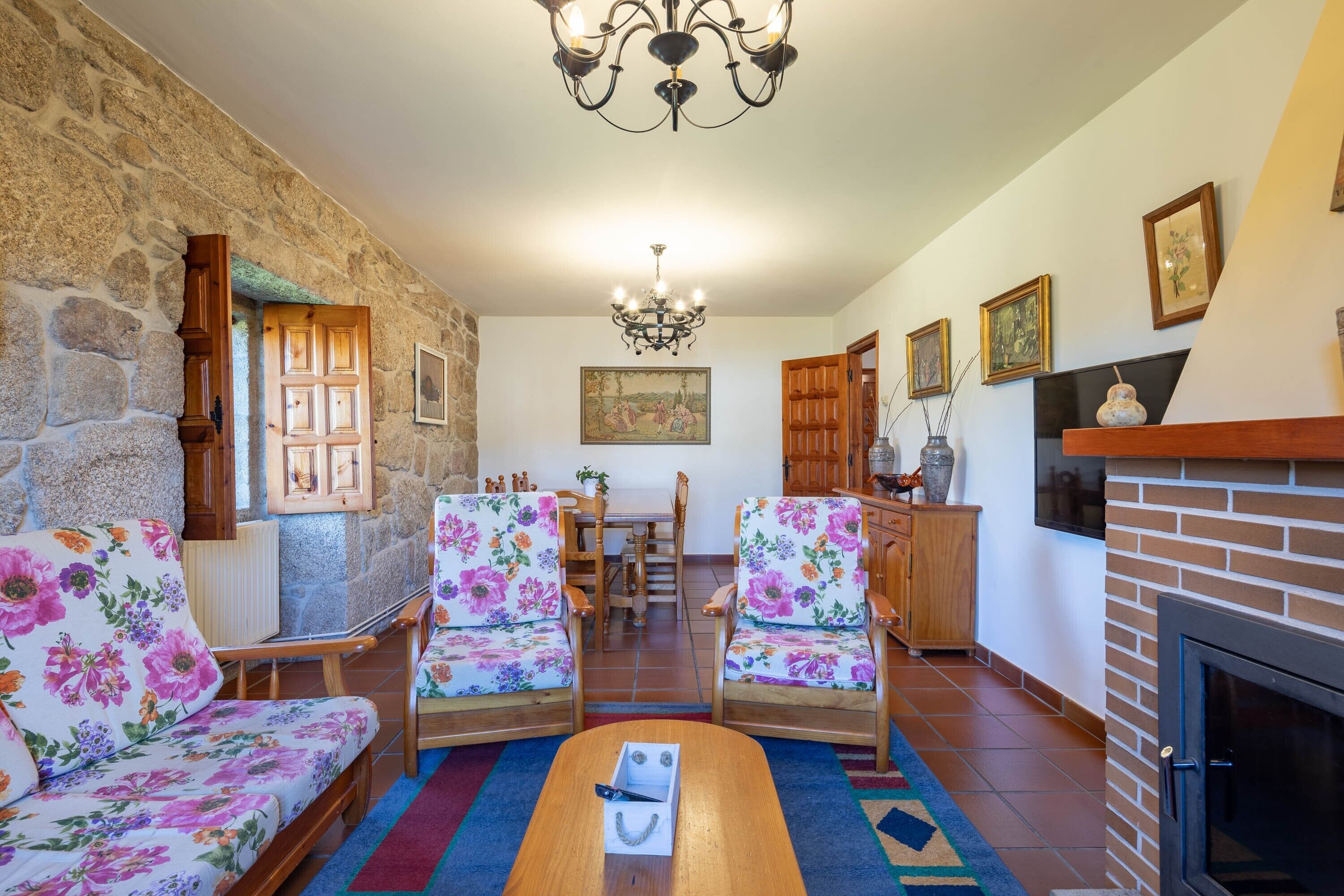 Télévision, cheminée