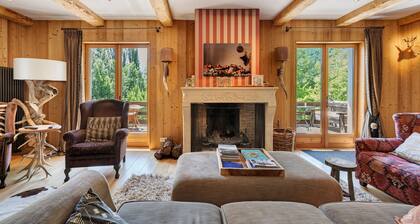 Chalet La Coste – French Alps- with Mountain Views, Private Terrace and Wi-Fi