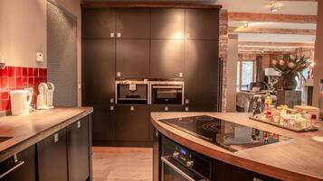 Køleskab, mikrobølgeovn, ovn, opvaskemaskine