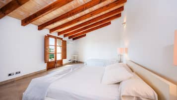 6 Schlafzimmer, Bügeleisen/Bügelbrett, kostenloses WLAN, Bettwäsche
