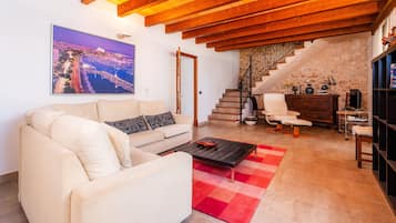 Télévision, cheminée