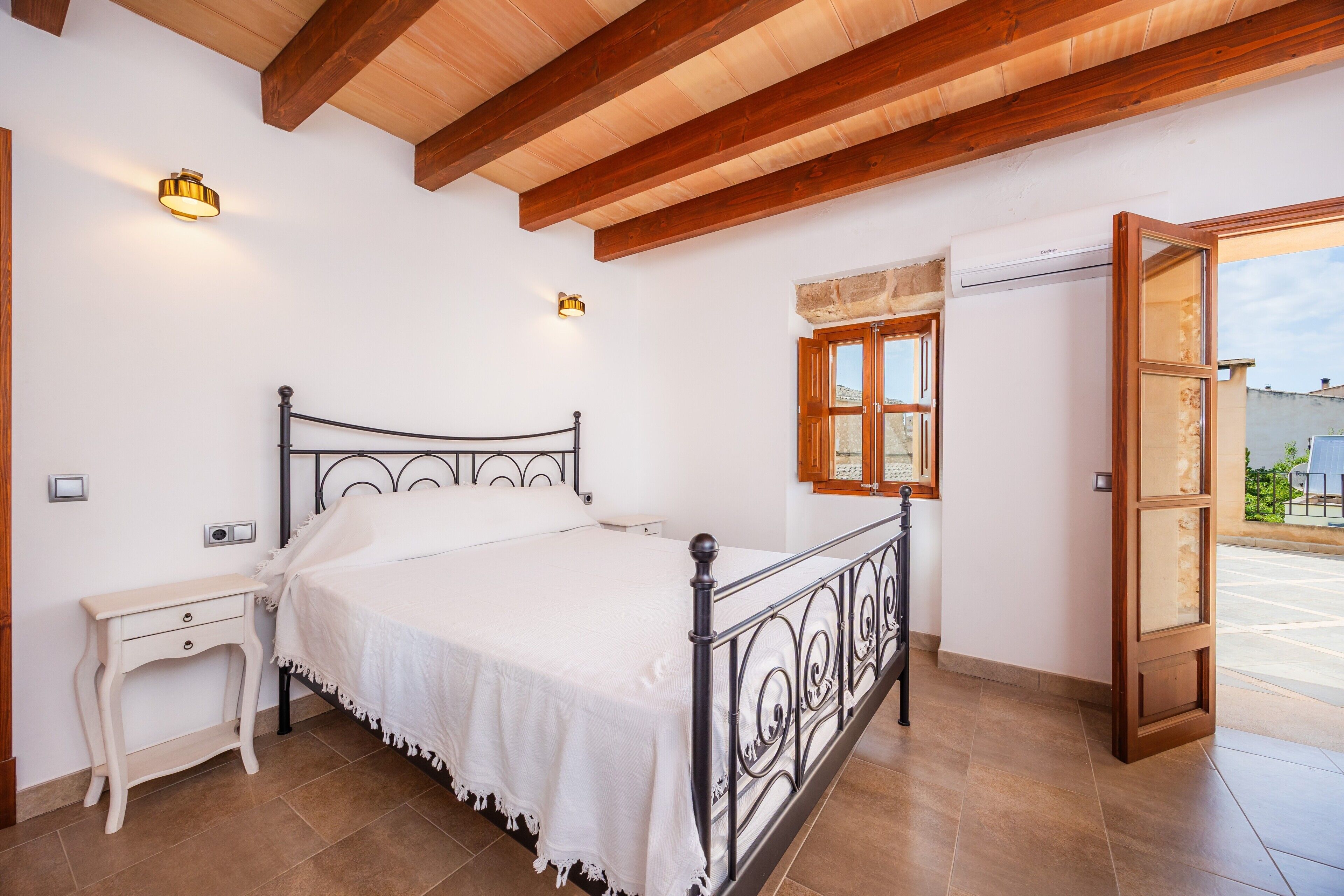 6 chambres, fer et planche à repasser, Wi-Fi gratuit, draps fournis