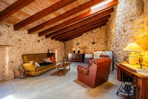 Televisie en een open haard