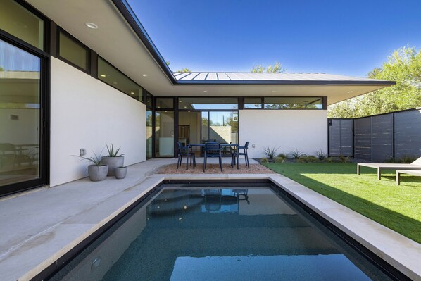 Pool - SOCO Stunner + Private Pool - Ember Combo! (Austin)