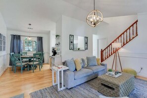 Smart TV, table tennis