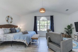 3 bedrooms, free WiFi, bed sheets