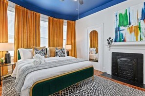 2 bedrooms, desk, iron/ironing board, travel crib