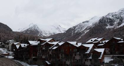 Beautiful 3-room duplex apartment for 8 people in the heart of the resort