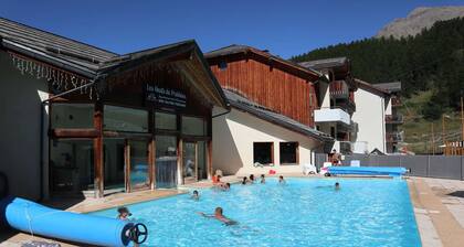 Beautiful 3-room duplex apartment for 8 people in the heart of the resort