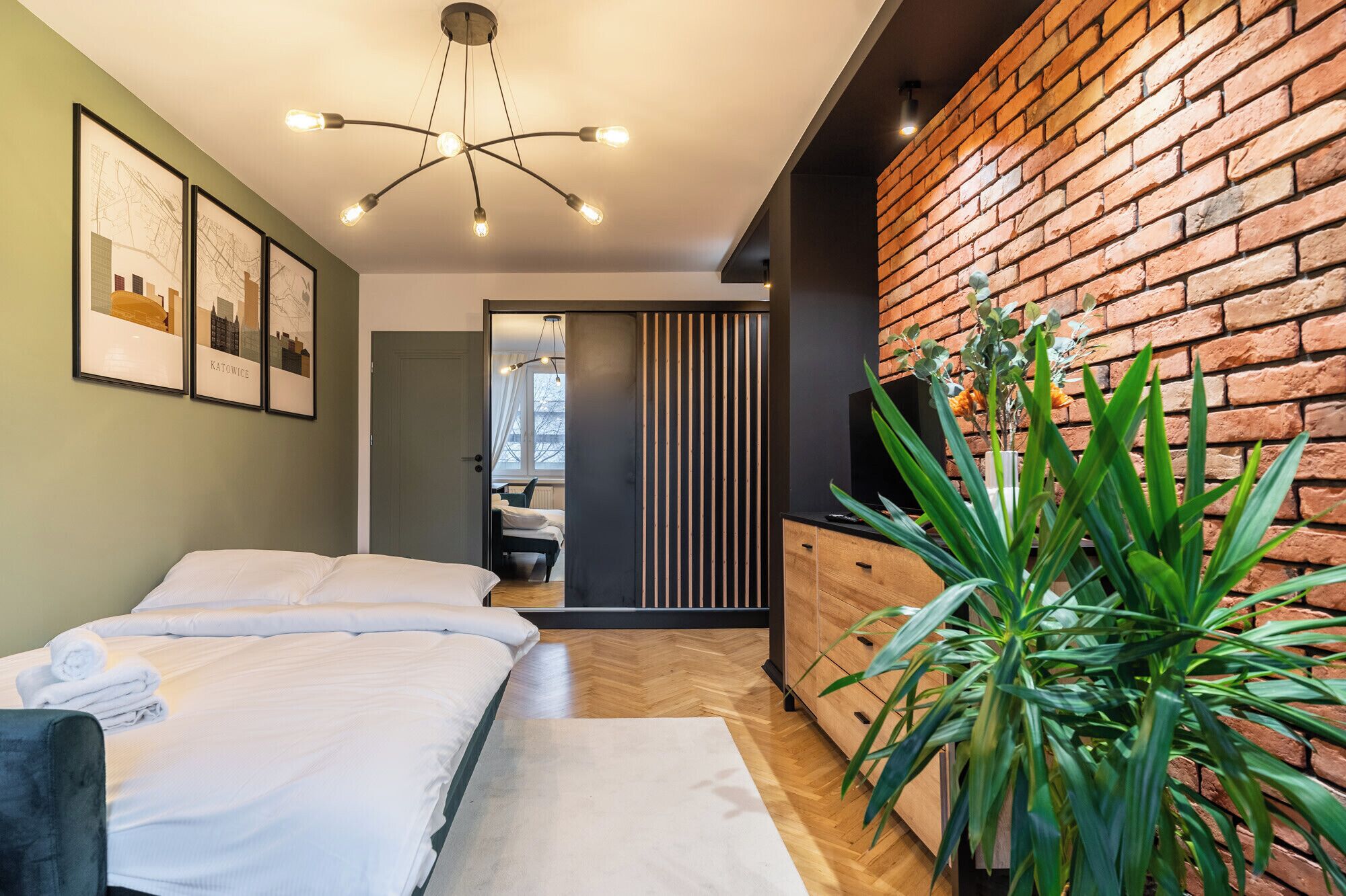 2 chambres, fer et planche à repasser, Wi-Fi, draps fournis