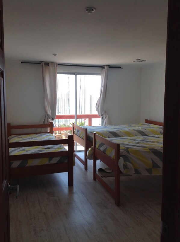 3 bedrooms, bed sheets