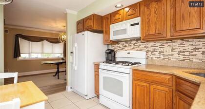 Charming 3-bedroom NorthEast Facing Ranch with AC in delightful Edison