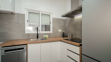 Refrigerador, microondas, horno y lavavajillas