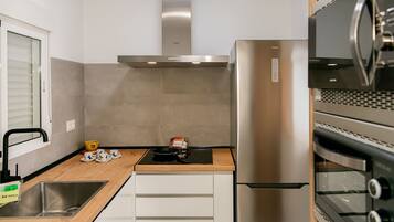 Frigorifero, microonde, forno, lavastoviglie