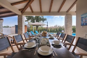 Outdoor dining - Villa Augusta (Istria - Žminj) (Žminj)