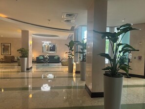 Interior - Modern 1-bedroom apartment in enjoyable Hollywood with fitness room, WiFi (Hollywood)