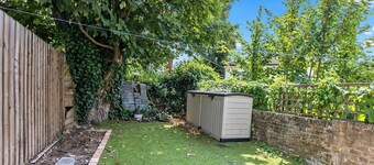 Private 2 Bedroom in Chatham, Medway with garden