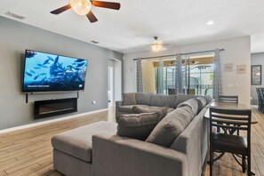 Smart TV, video games, table football, stereo - 13 Bedroom Retreat with Private Pool, Themed Bedrooms, Arcades & Mins from Disney: Sunshine Escape (Davenport)