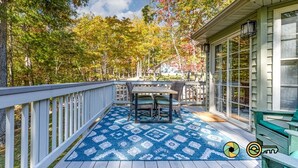 Terrace/patio - Pine Cone Paradise - escape to luxury! (Mount Jackson)