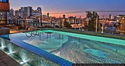 Quaint 1-bedroom apartment in Deep Ellum with fitness room, WiFi