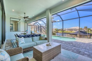 Terrace/patio - Punta Gorda 3-Bedroom Canalfront Pool Home with Dock (Punta Gorda)