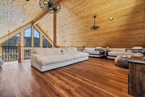 3 soverom, strykejern/-brett, wi-fi (inkludert) og sengetøy