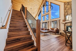 Smart TV, fireplace, DVD player, books