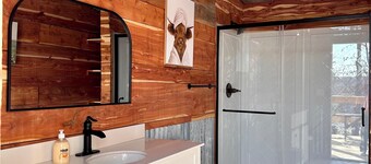 Whitetail Camping Cottage at Coble Highland Ranch