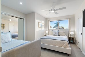 5 bedrooms, desk, iron/ironing board, travel cot