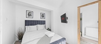Apartment in Chatham, stone throw from major monuments and landmarks!